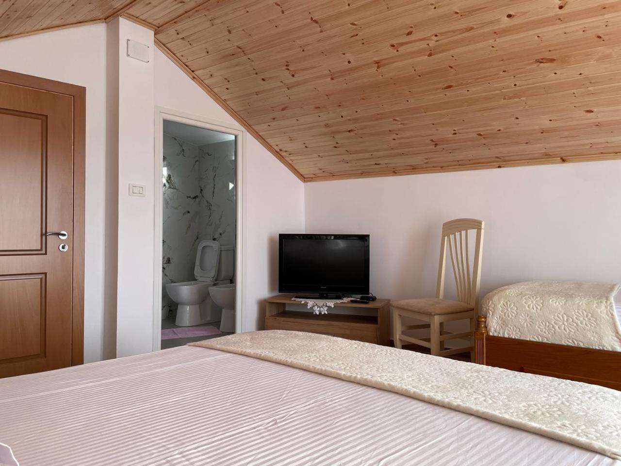 Guesthouse & Hospitality Берат Екстериор снимка